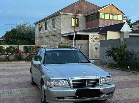 Mercedes C 200
