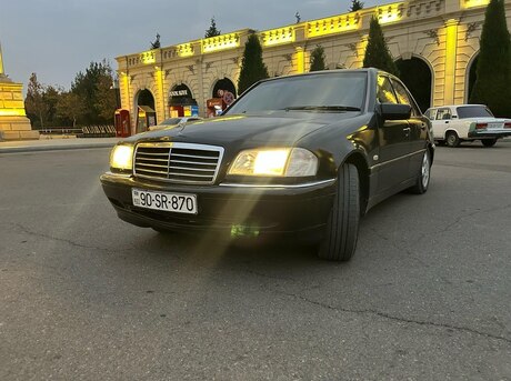 Mercedes C 180