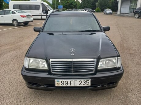 Mercedes C 180