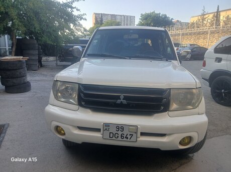Mitsubishi Pajero io