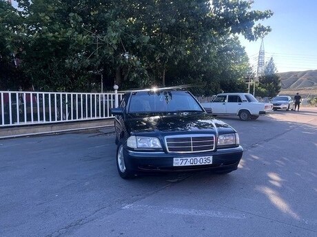 Mercedes C 240