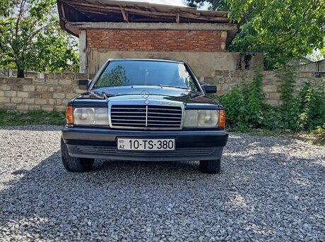 Mercedes 190