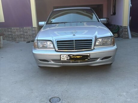 Mercedes C 240