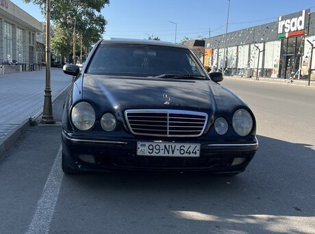 Mercedes E 220