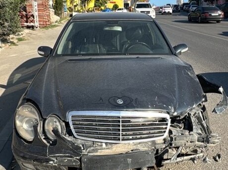 Mercedes E 220