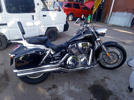 Honda VTX 1300 R