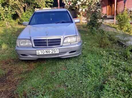 Mercedes C 200