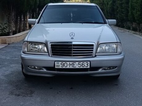 Mercedes C 180