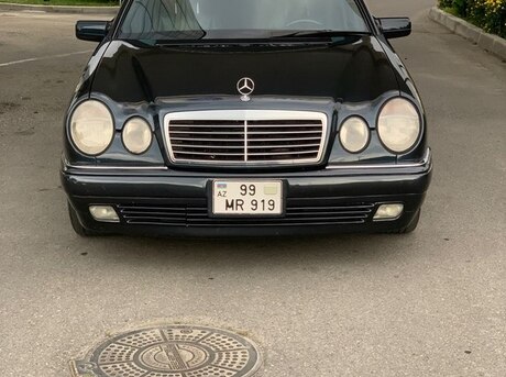 Mercedes E 320