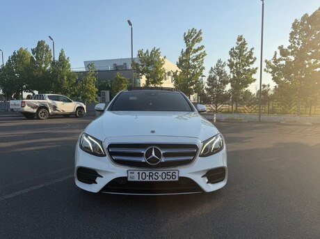 Mercedes E 200