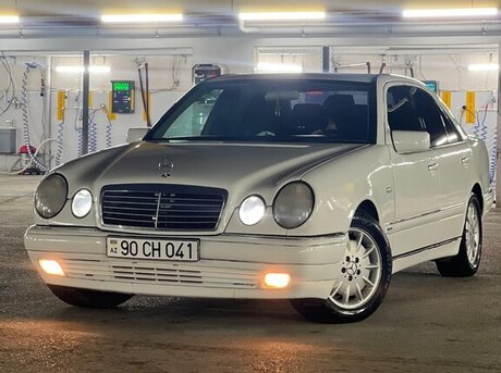 Mercedes E 240