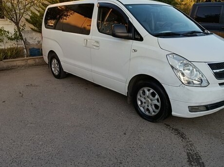 Hyundai H-1