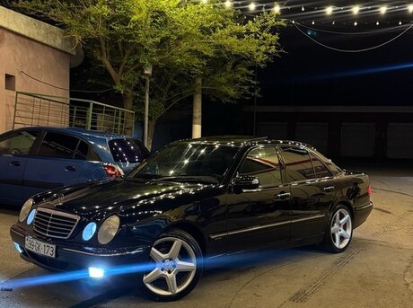 Mercedes E 240