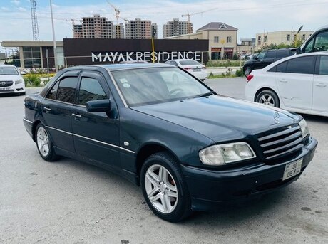 Mercedes C 240