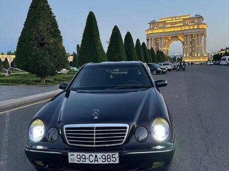 Mercedes E 220