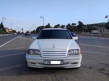 Mercedes C 180