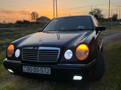 Mercedes E 230