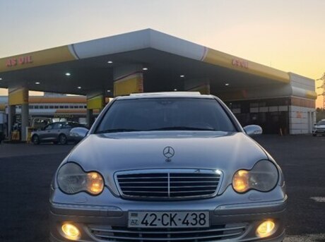 Mercedes C 200