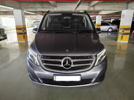 Mercedes V 220