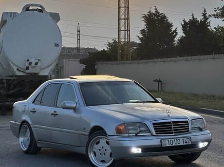Mercedes C 180