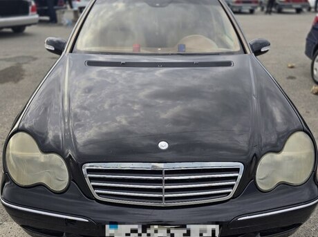 Mercedes C 240