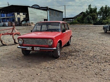 LADA (VAZ) 21011