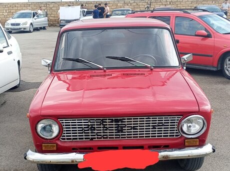 LADA (VAZ) 21011