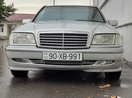 Mercedes C 240