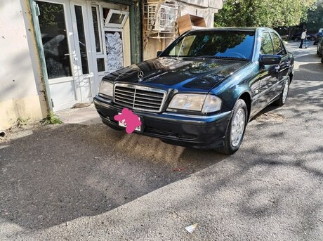 Mercedes C 240