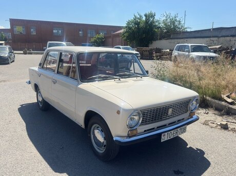 LADA (VAZ) 21011
