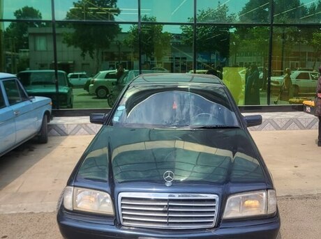 Mercedes C 200
