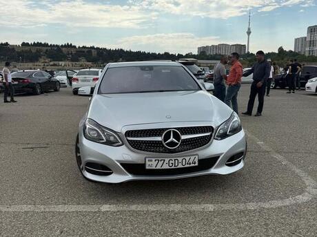 Mercedes E 220