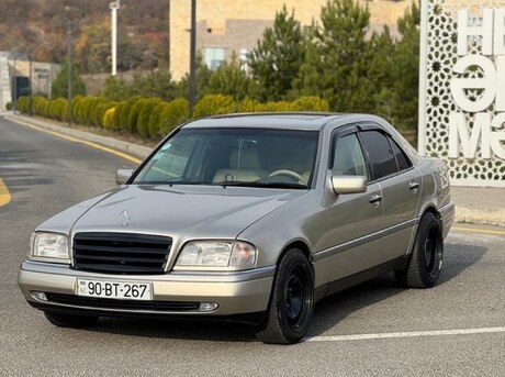 Mercedes C 230