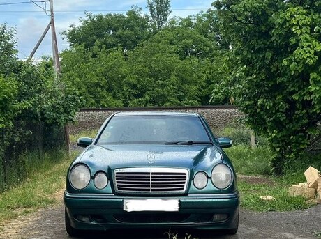 Mercedes E 320