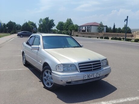 Mercedes C 200