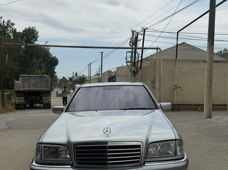 Mercedes C 180