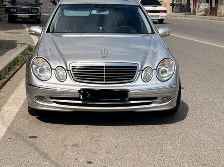Mercedes E 240