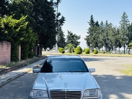 Mercedes C 180
