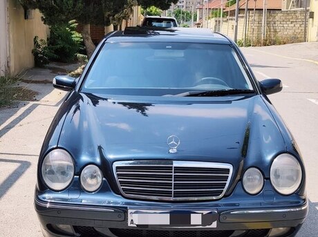 Mercedes E 240
