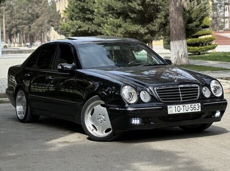Mercedes E 240