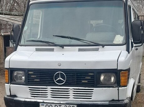 Mercedes 208 D