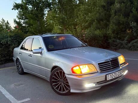 Mercedes C 230