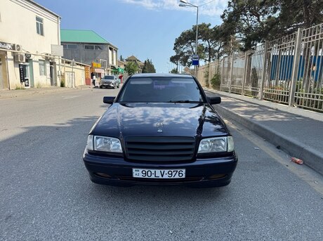 Mercedes C 180