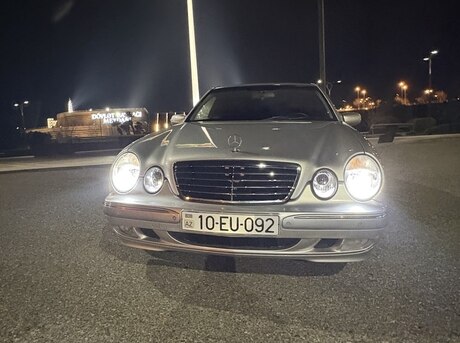 Mercedes E 240