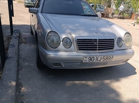 Mercedes E 240