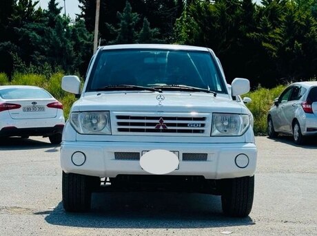 Mitsubishi Pajero io