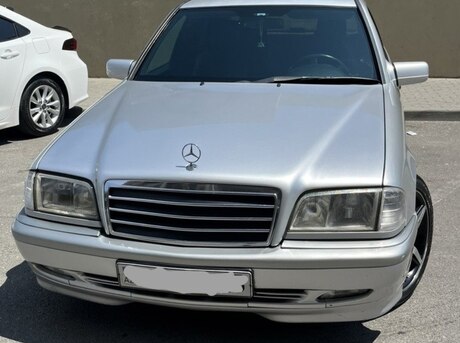 Mercedes C 200
