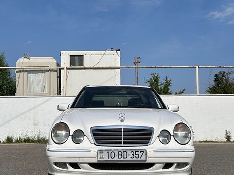 Mercedes E 320