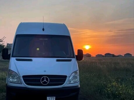 Mercedes Sprinter 215