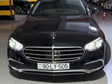 Mercedes E 300 e
